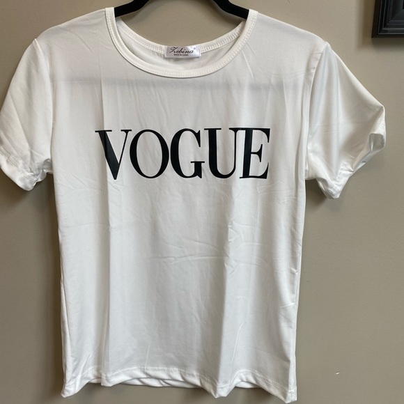Vogue printed white Tee Size S